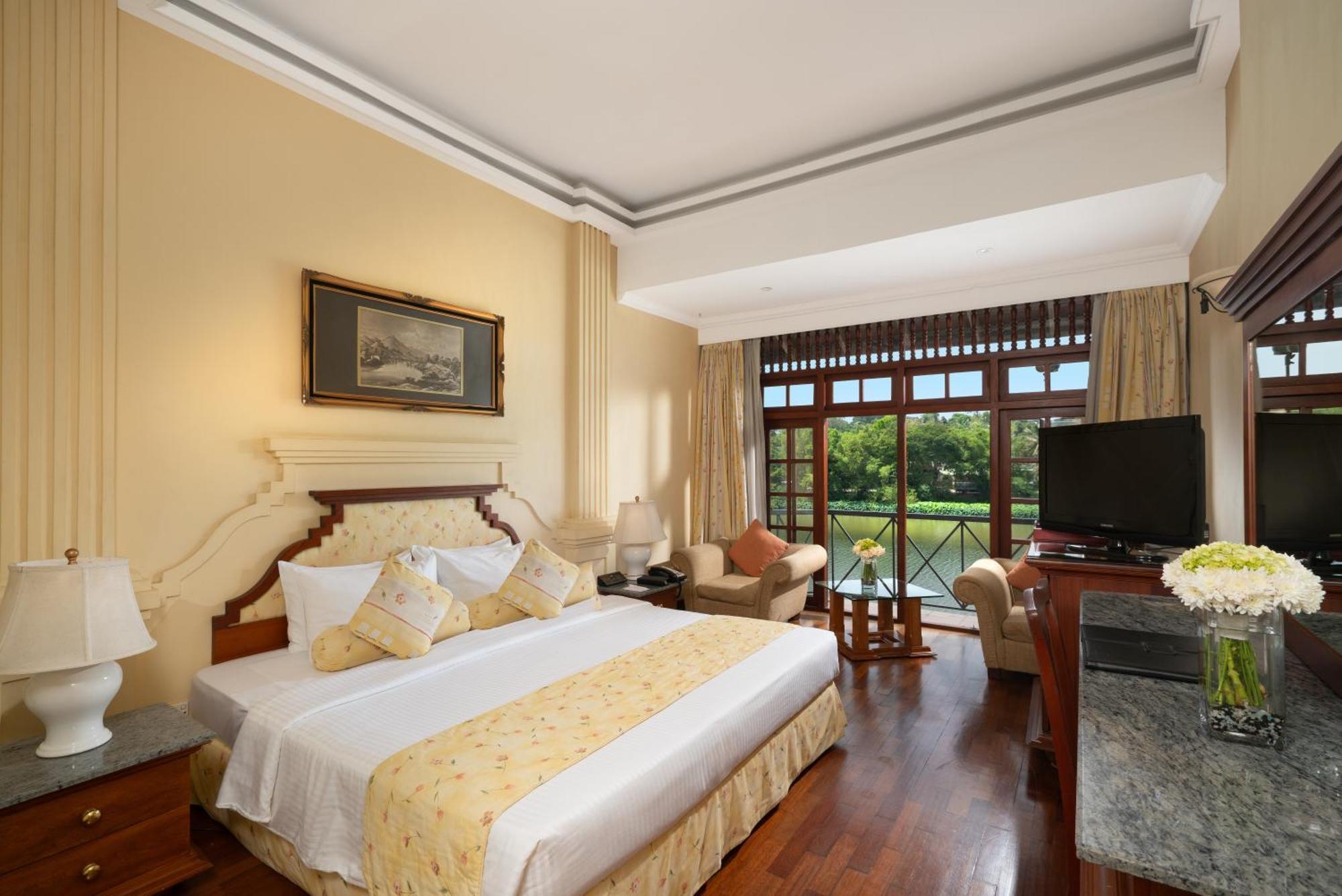 Mahaweli Reach Hotel Kandy Eksteriør bilde