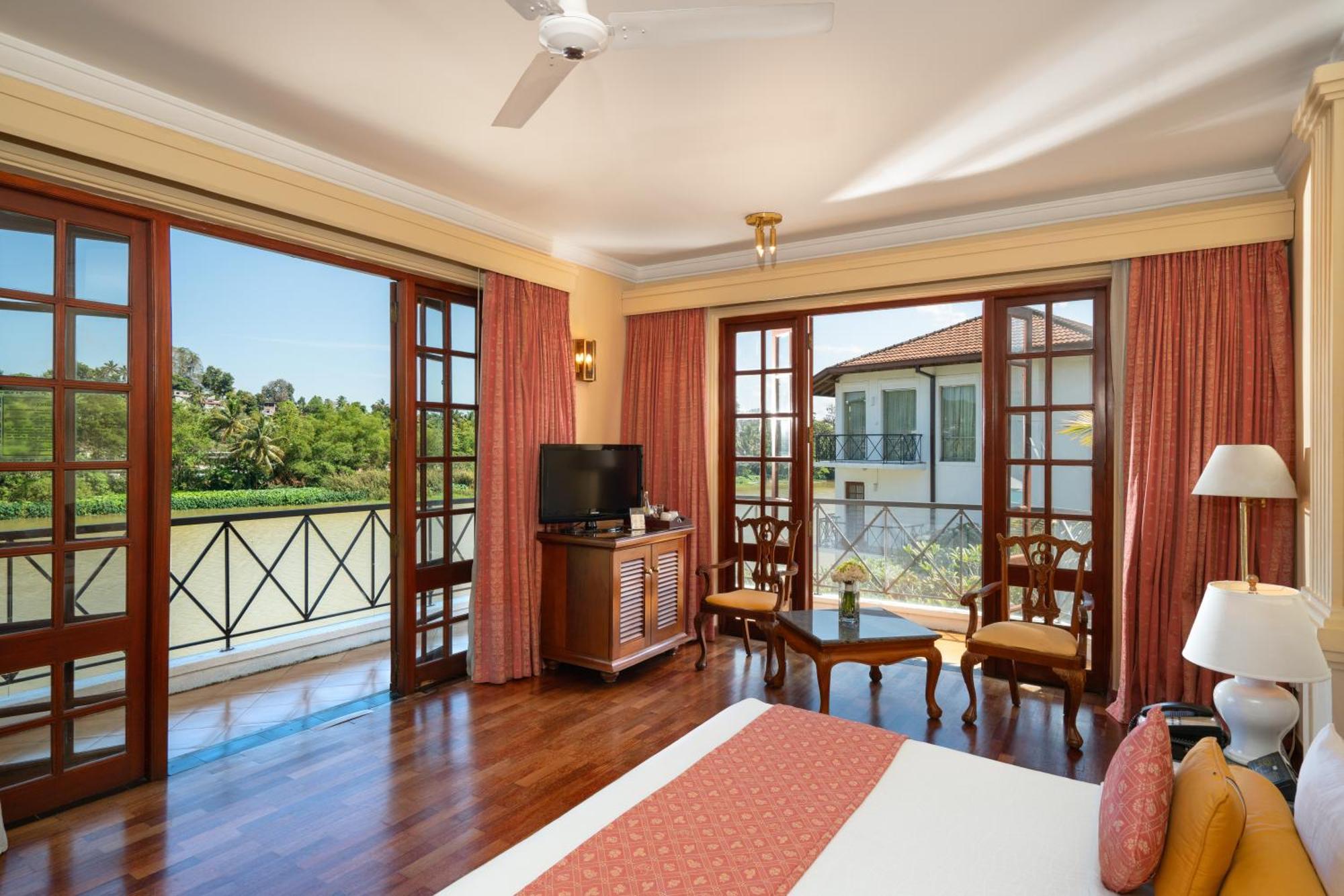 Mahaweli Reach Hotel Kandy Eksteriør bilde
