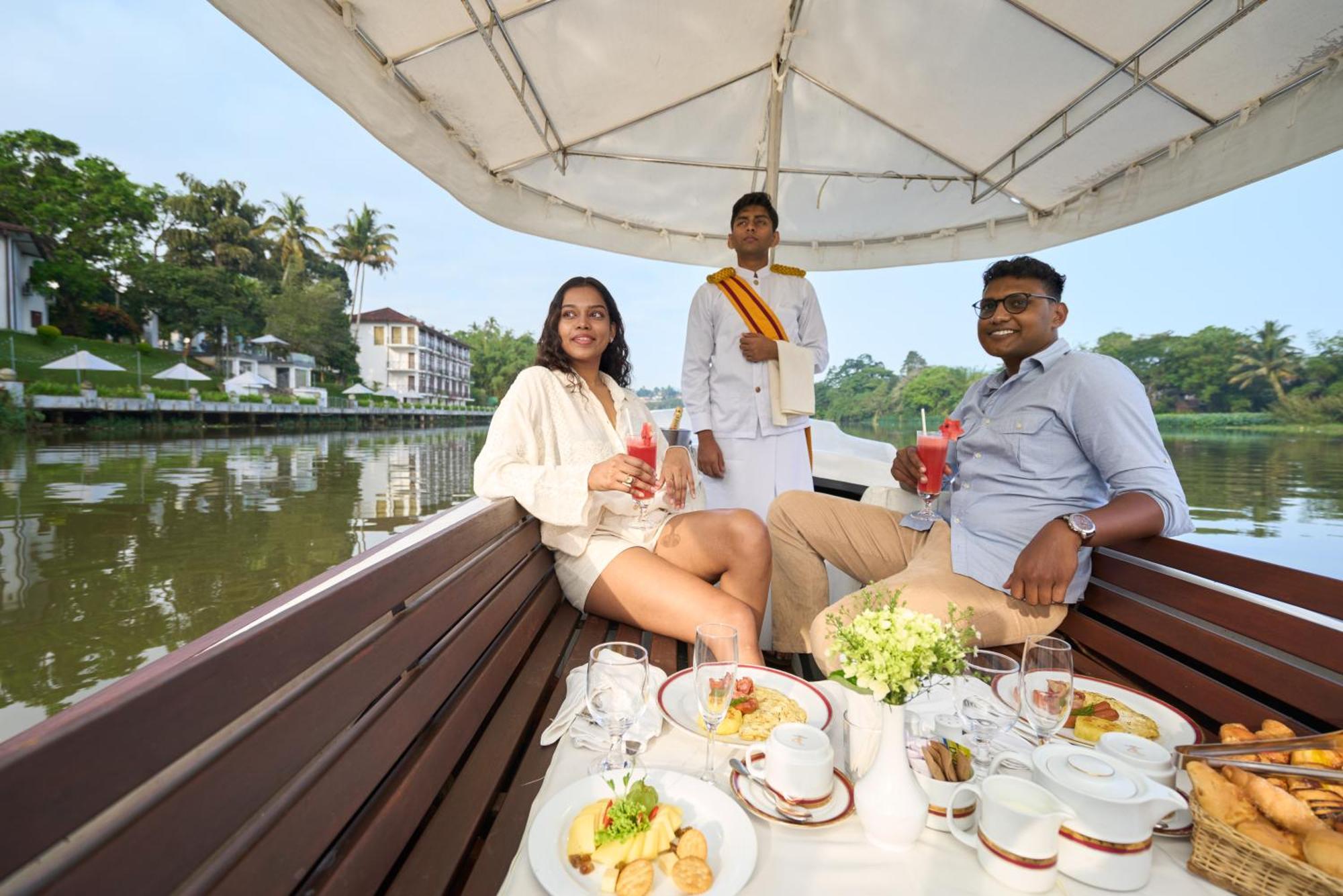 Mahaweli Reach Hotel Kandy Eksteriør bilde