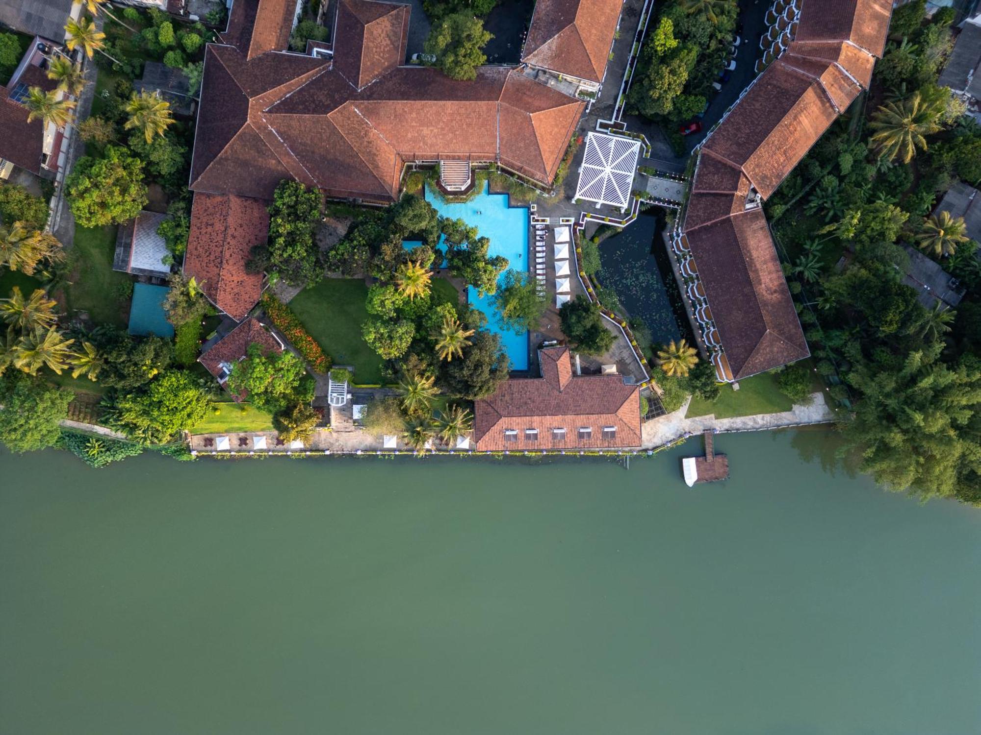 Mahaweli Reach Hotel Kandy Eksteriør bilde