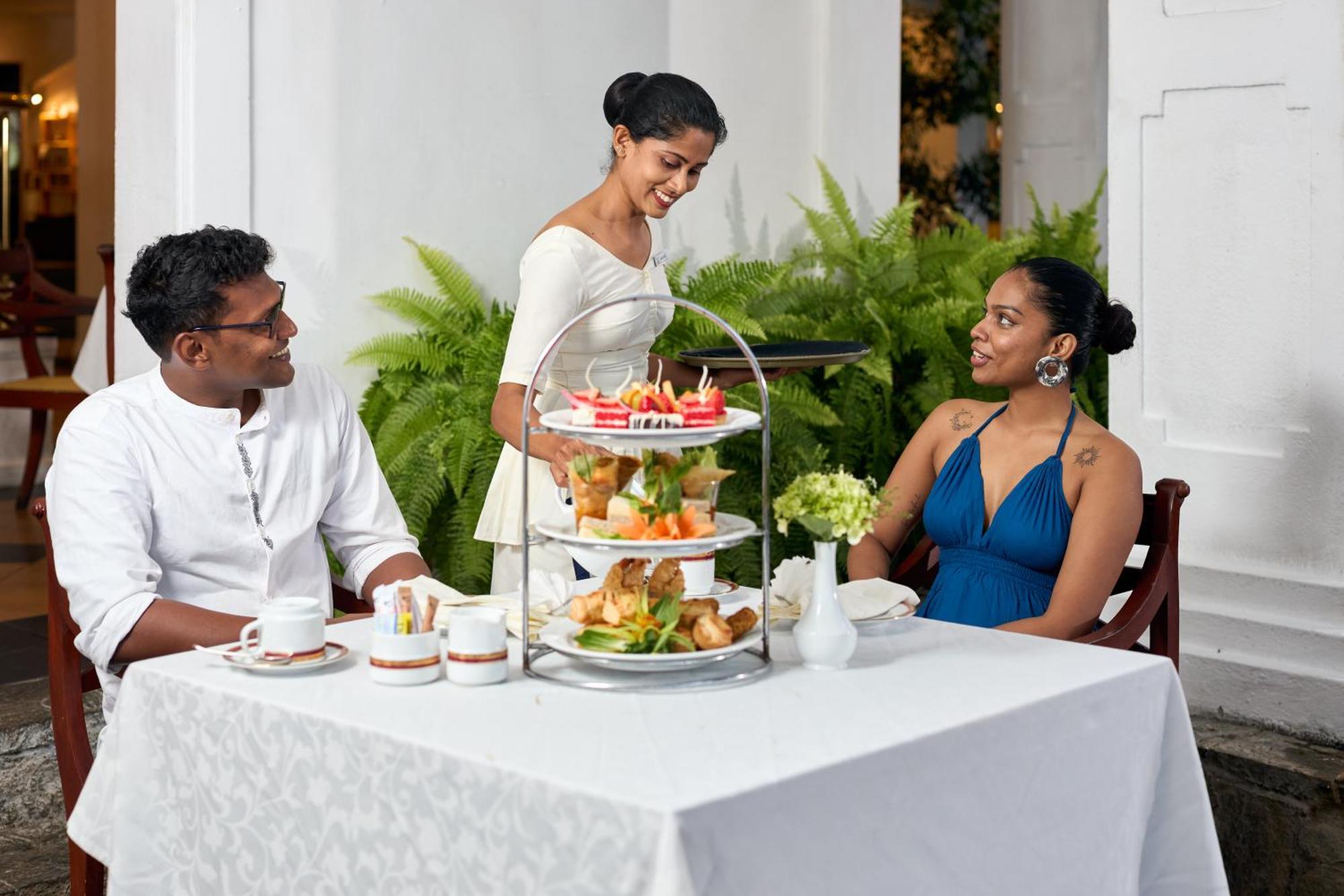 Mahaweli Reach Hotel Kandy Eksteriør bilde