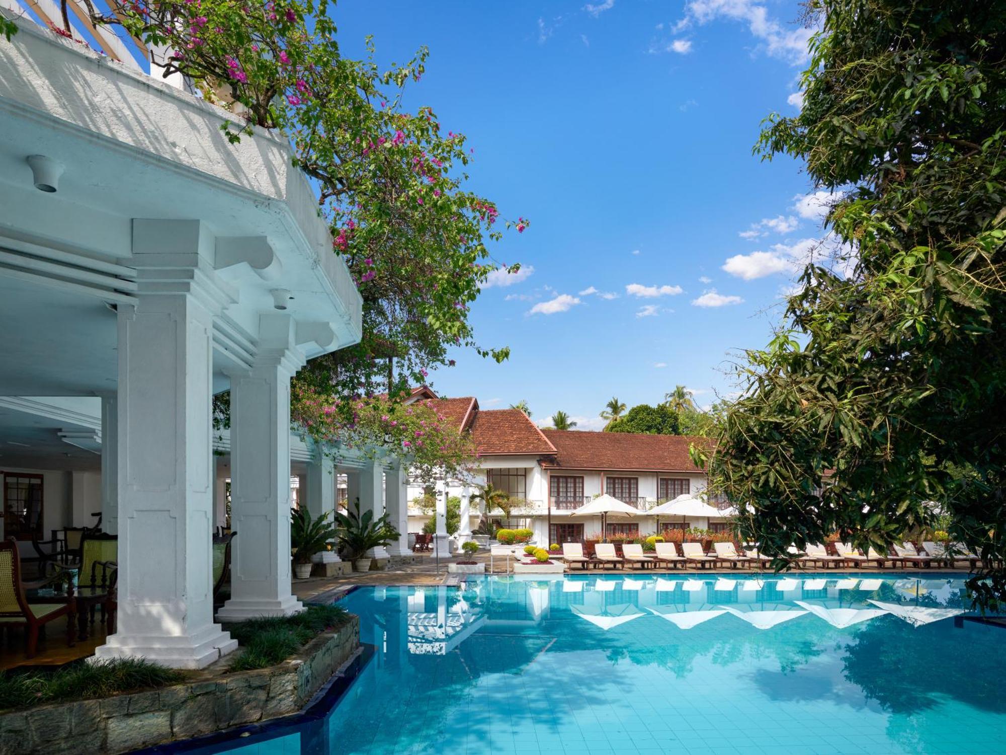 Mahaweli Reach Hotel Kandy Eksteriør bilde